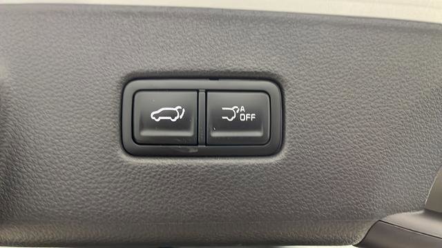 Certified 2025 Kia Carnival SX Prestige FWD image 31