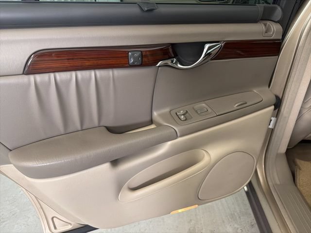 Used 2005 Cadillac De Ville DHS w/ Equipment Group FWD image 13