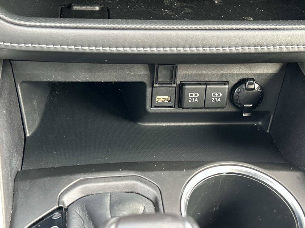 Used 2020 Toyota Highlander XLE AWD/4WD image 42