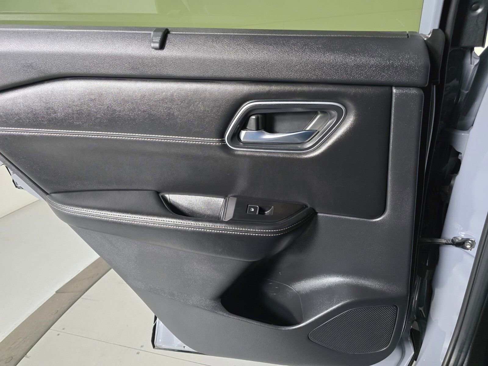 Used 2024 Nissan Rogue Platinum w/ Platinum Premium Package image 26