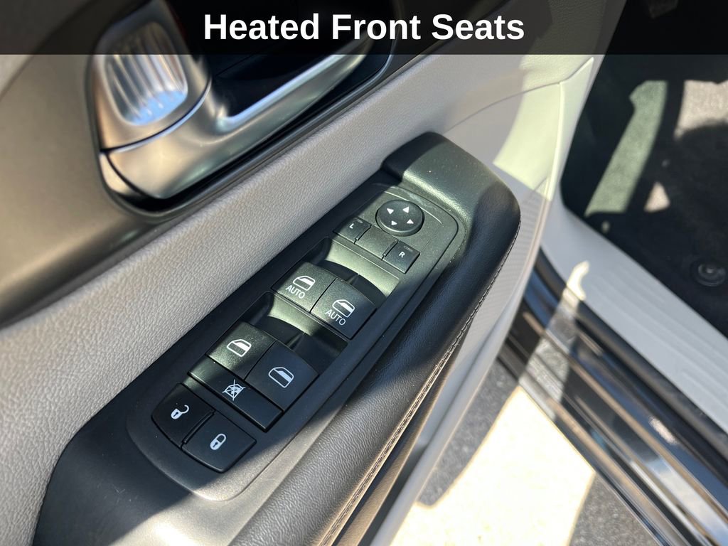 Used 2022 Chrysler Pacifica Touring-L image 15