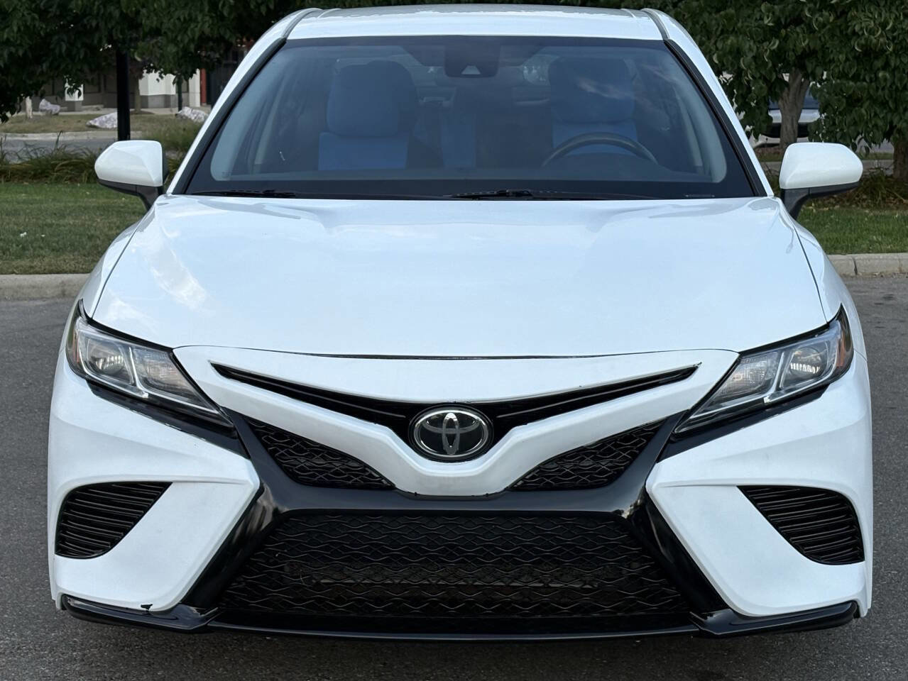 Used 2018 Toyota Camry LE image 4
