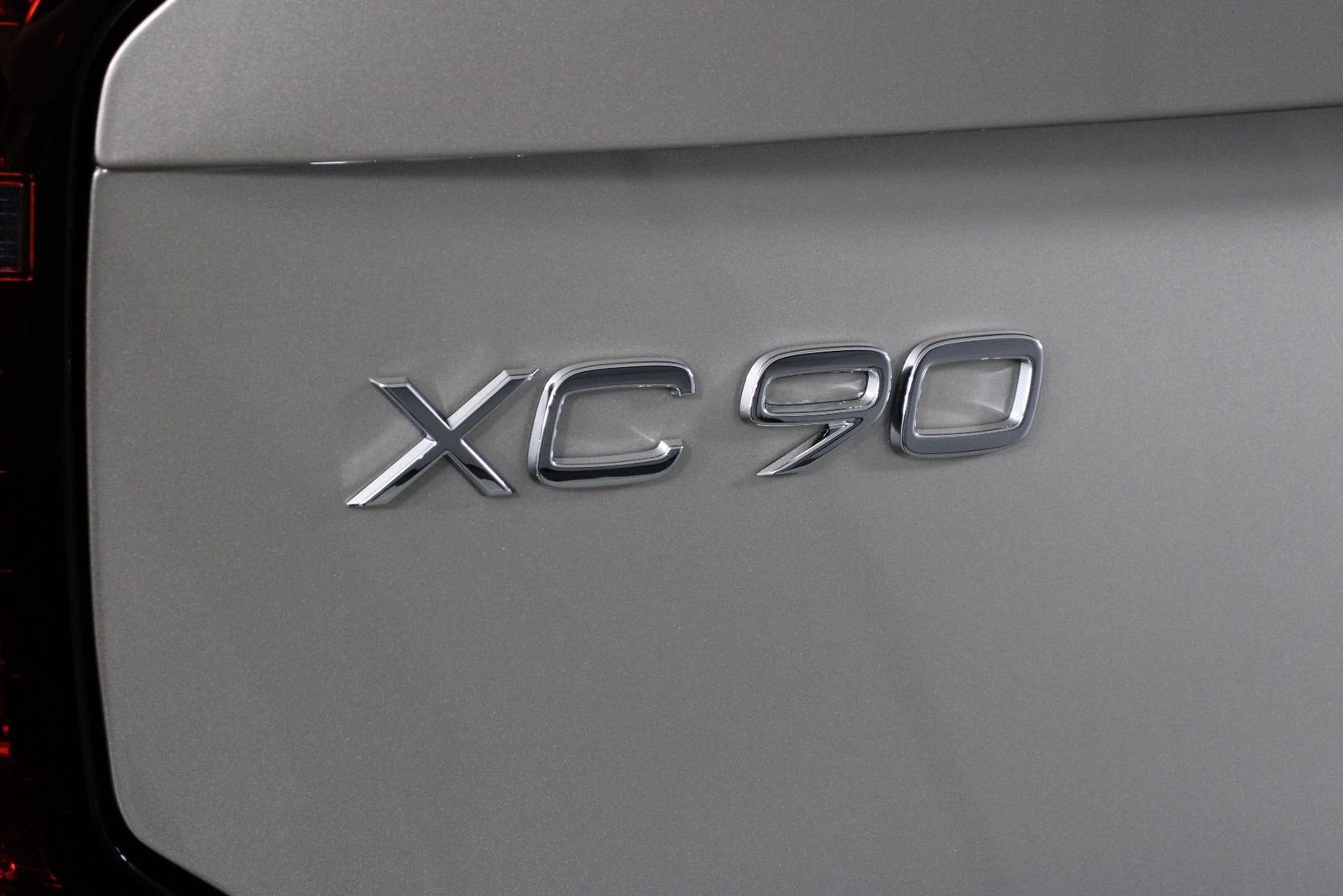 New 2026 Volvo XC90 T8 Plus w/ Protection Package Premier AWD/4WD image 16