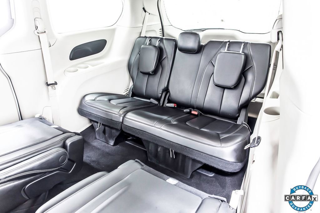 Used 2023 Chrysler Pacifica Touring-L image 33