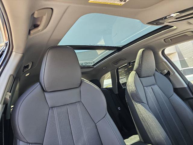 Used 2025 Audi Q5 Premium Plus w/ Premium Plus AWD/4WD image 3