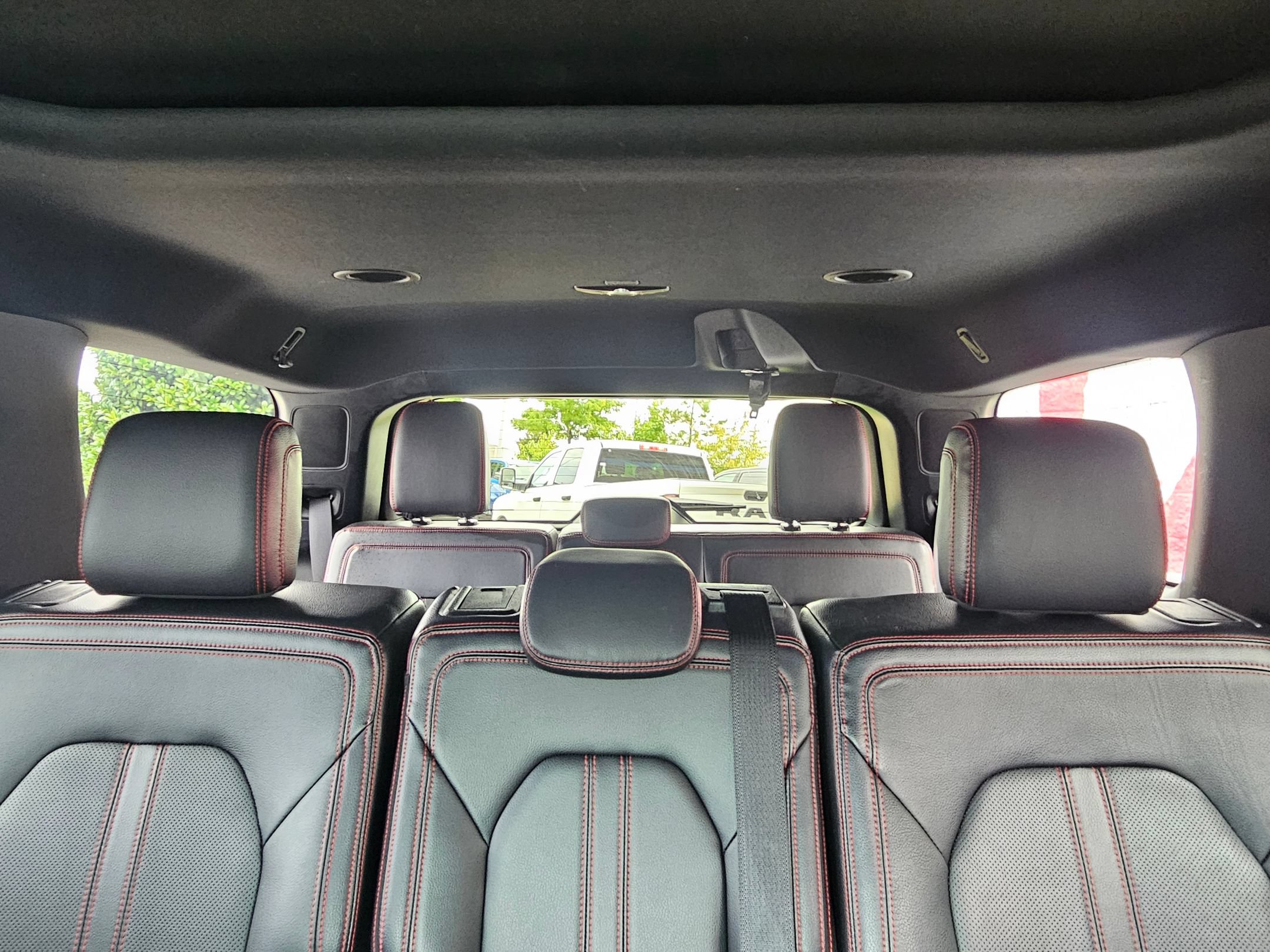 Used 2019 Ford Expedition Limited w/ Equipment Group 303A AWD/4WD image 28