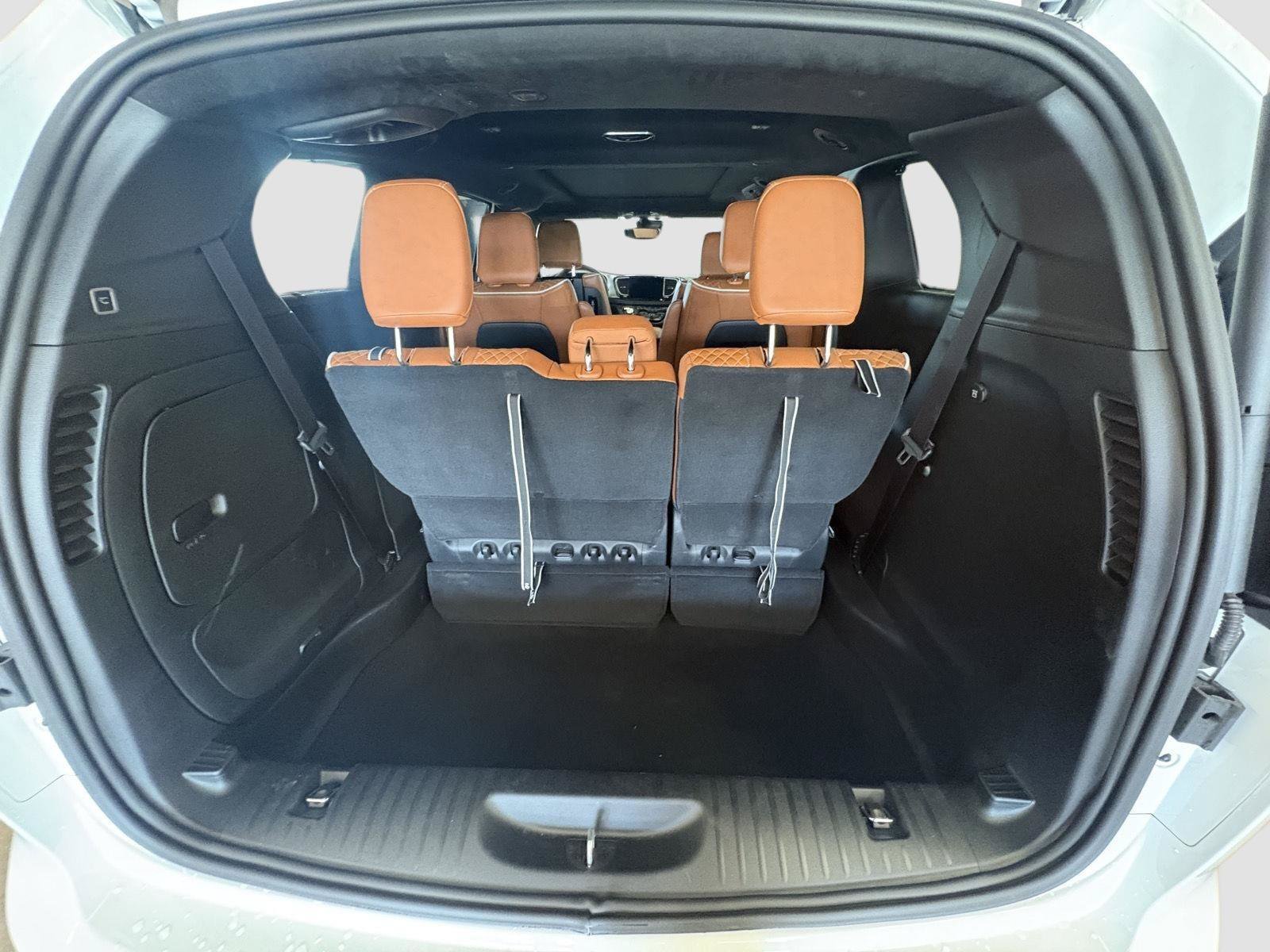 Used 2024 Chrysler Pacifica Pinnacle FWD image 23