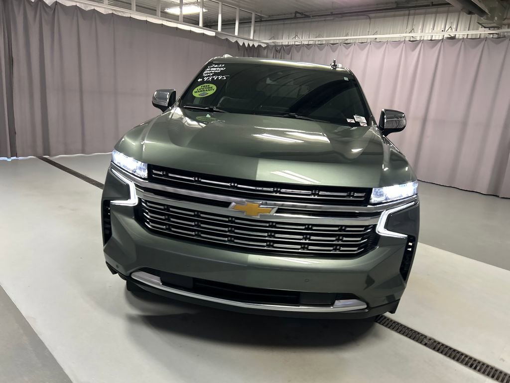 Used 2023 Chevrolet Suburban Premier image 2