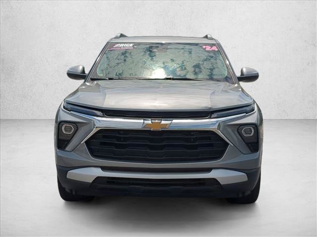 Used 2024 Chevrolet TrailBlazer LT w/ Driver Confidence Package FWD image 2