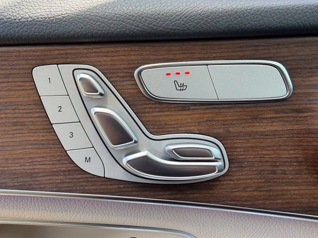 Used 2022 Mercedes-Benz GLC 300 4MATIC image 13