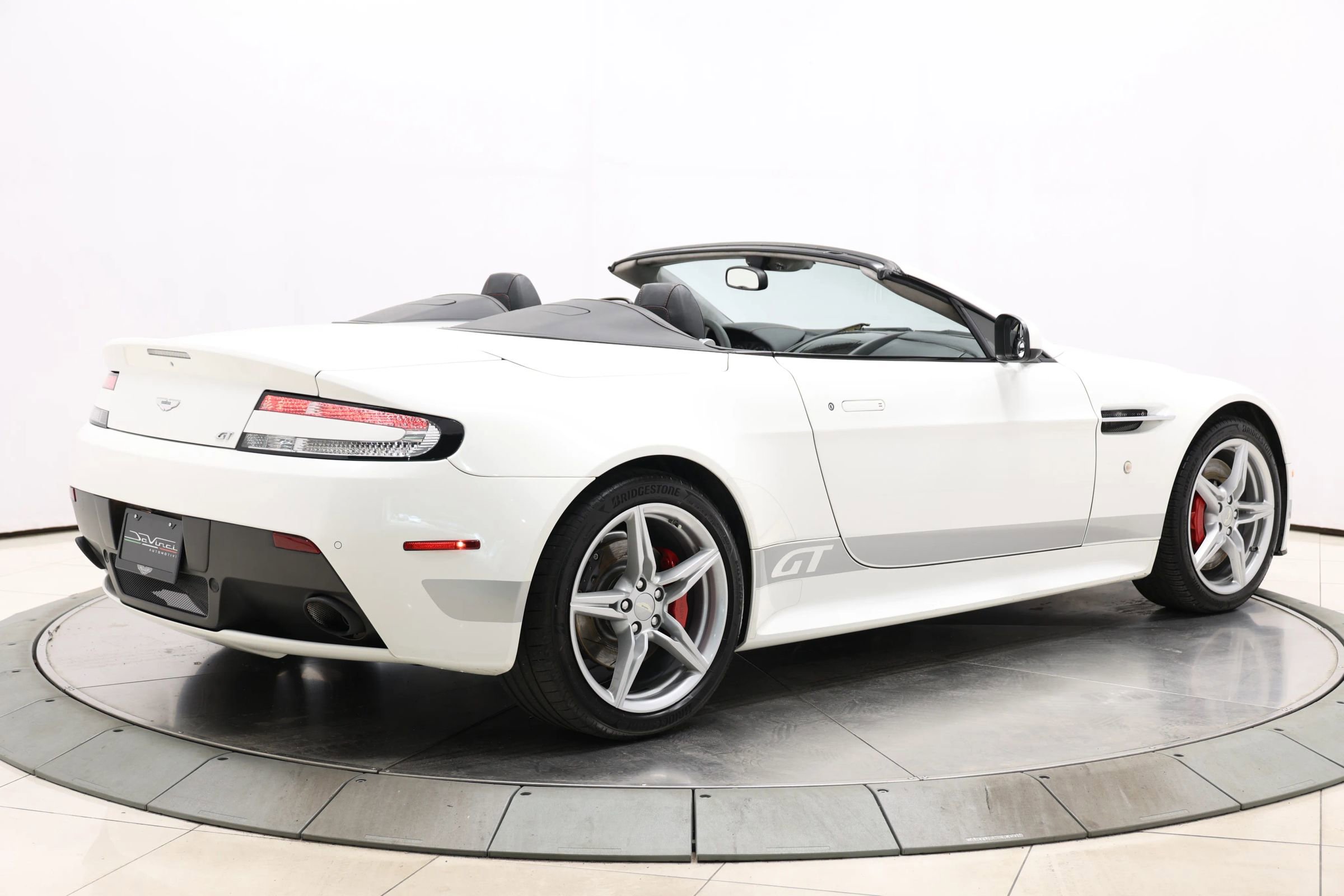 Used 2016 Aston Martin V8 Vantage GT RWD image 4