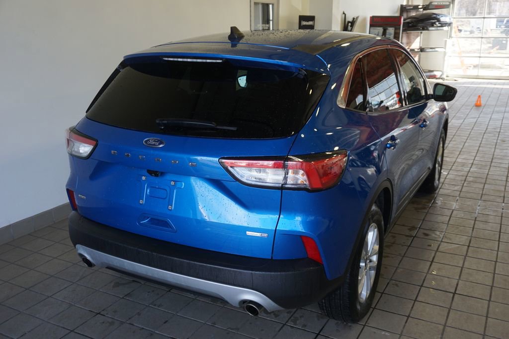 Used 2020 Ford Escape SE image 14