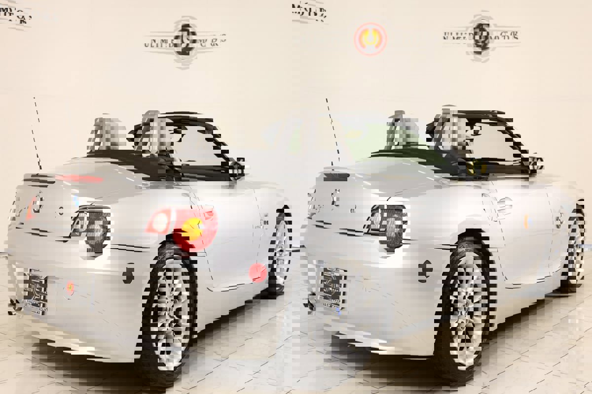 Used 2004 BMW Z4 2.5i image 3