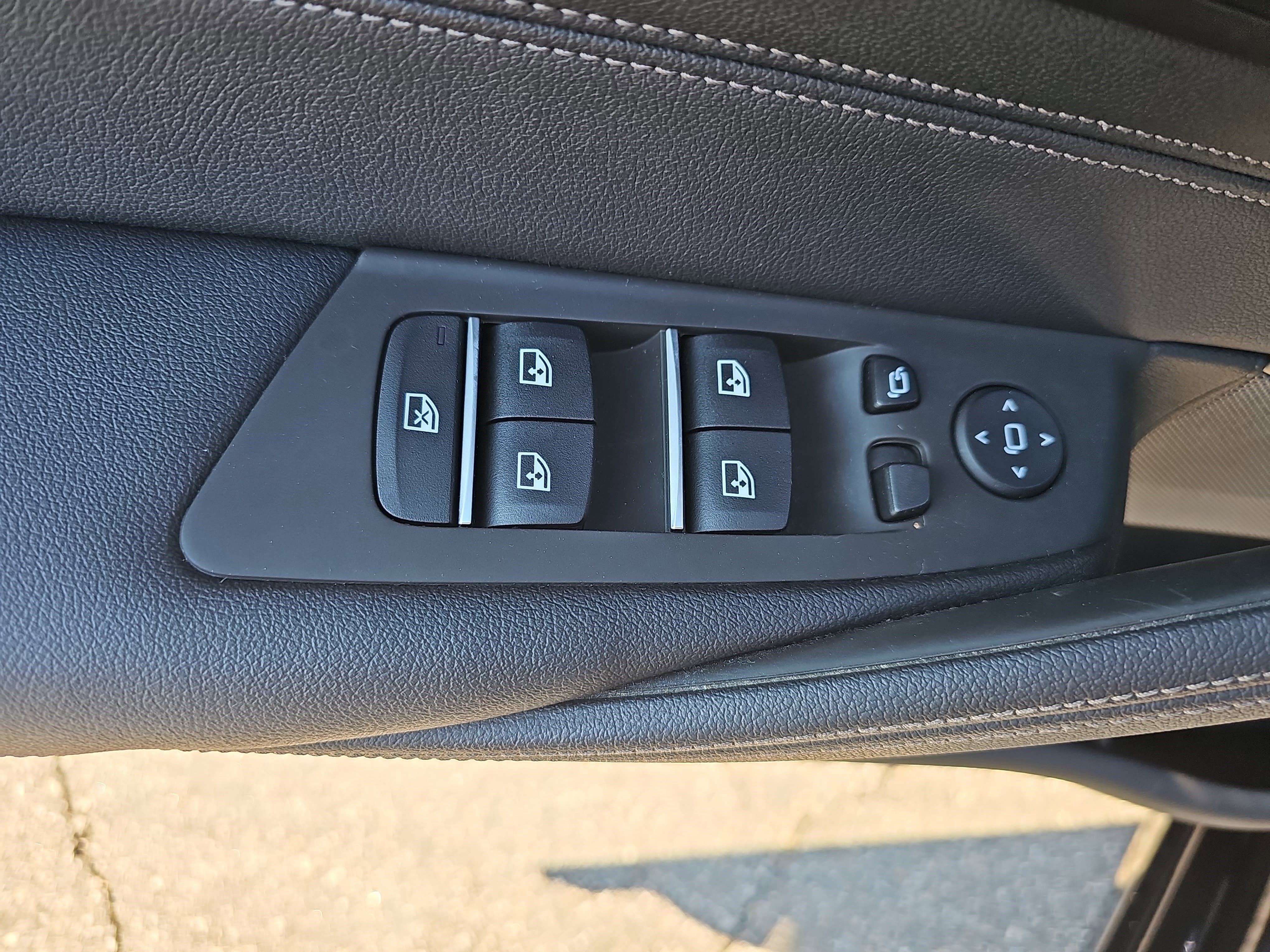 Certified 2023 BMW 530i w/ Premium Package image 29