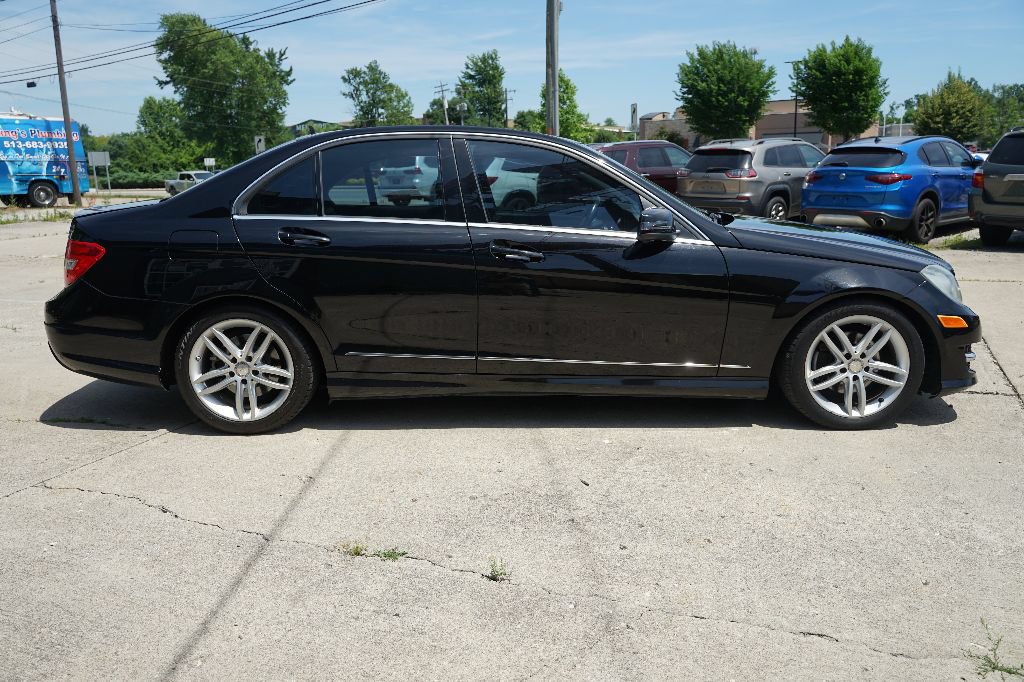 Used 2012 Mercedes-Benz C 300 4MATIC Sedan image 3
