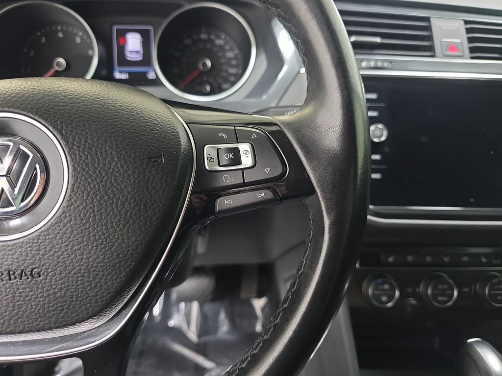Used 2018 Volkswagen Tiguan SE AWD/4WD image 18