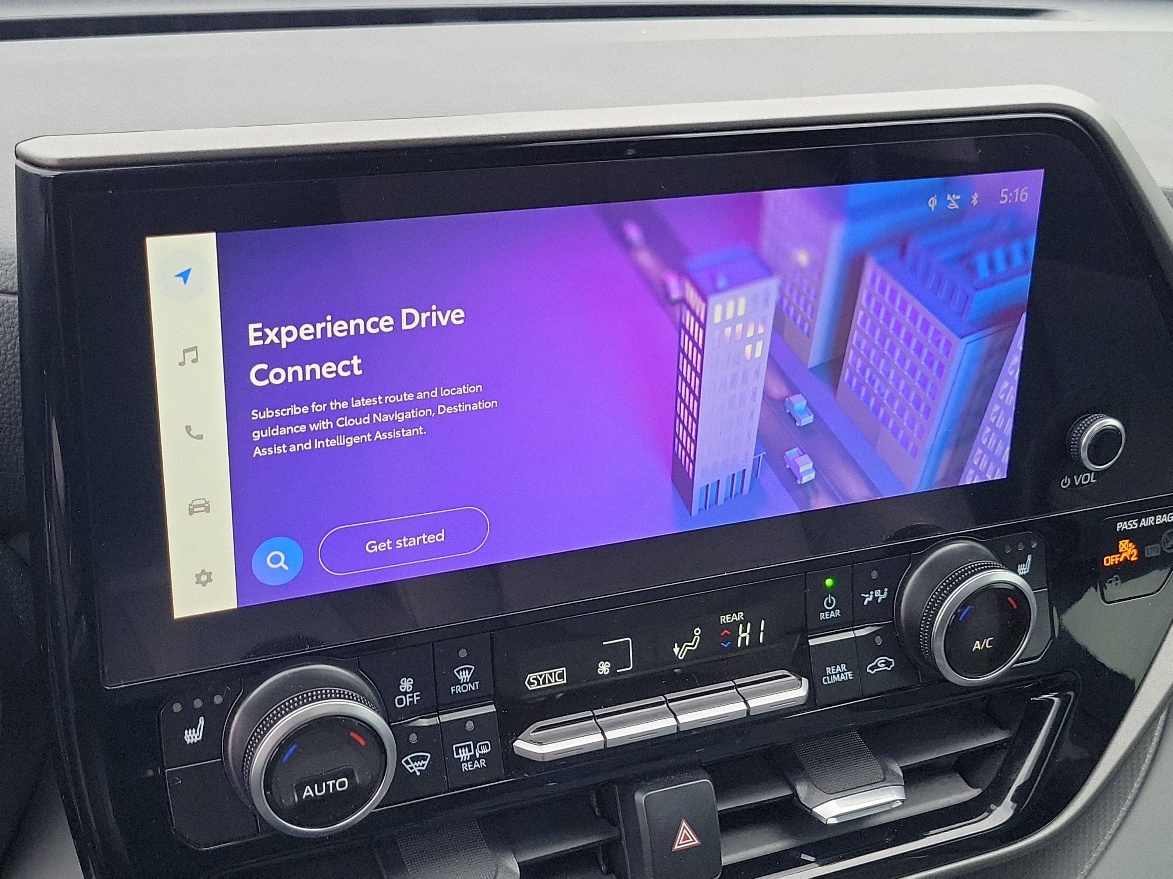 Certified 2025 Toyota Highlander XLE image 30