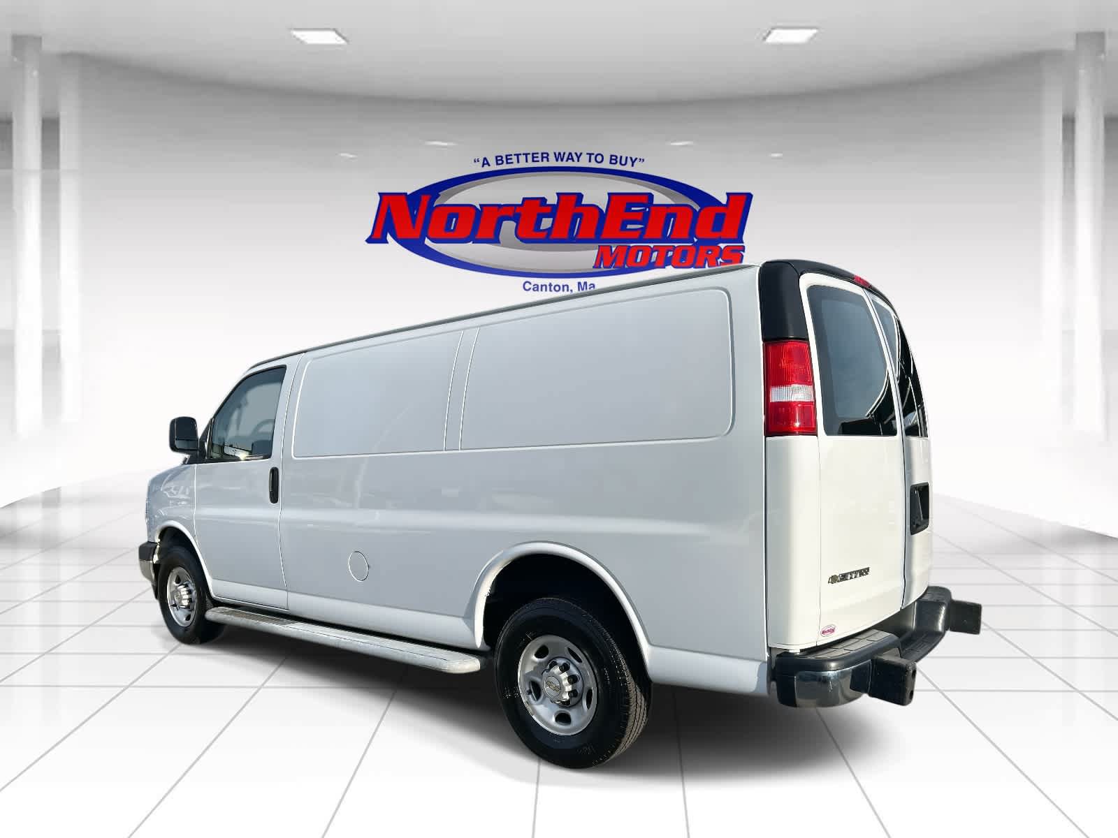 Used 2022 Chevrolet Express 2500 w/ Driver Convenience Package RWD image 5