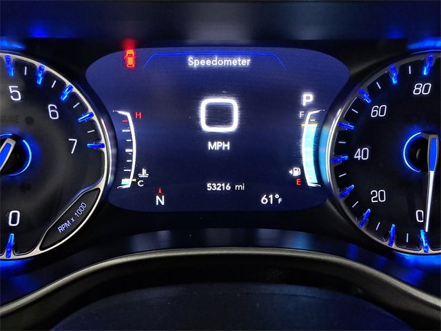 Used 2023 Chrysler Pacifica Touring-L image 2