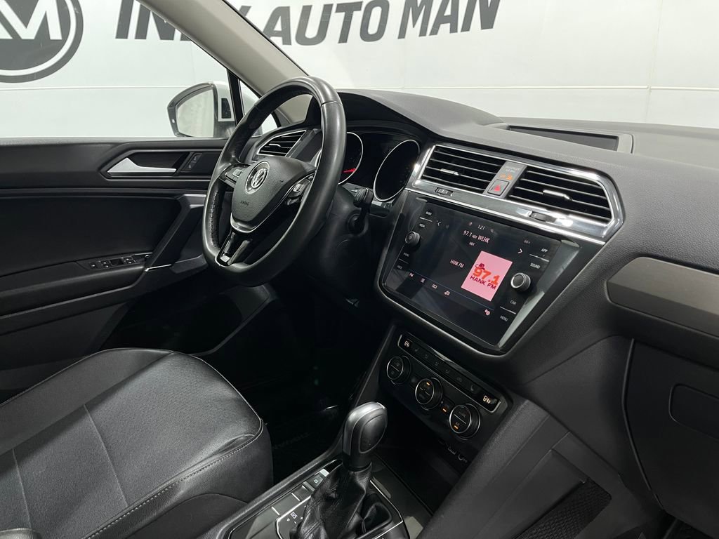 Used 2020 Volkswagen Tiguan SEL image 18