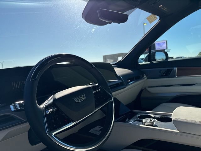 Used 2026 Cadillac Vistiq Luxury image 13