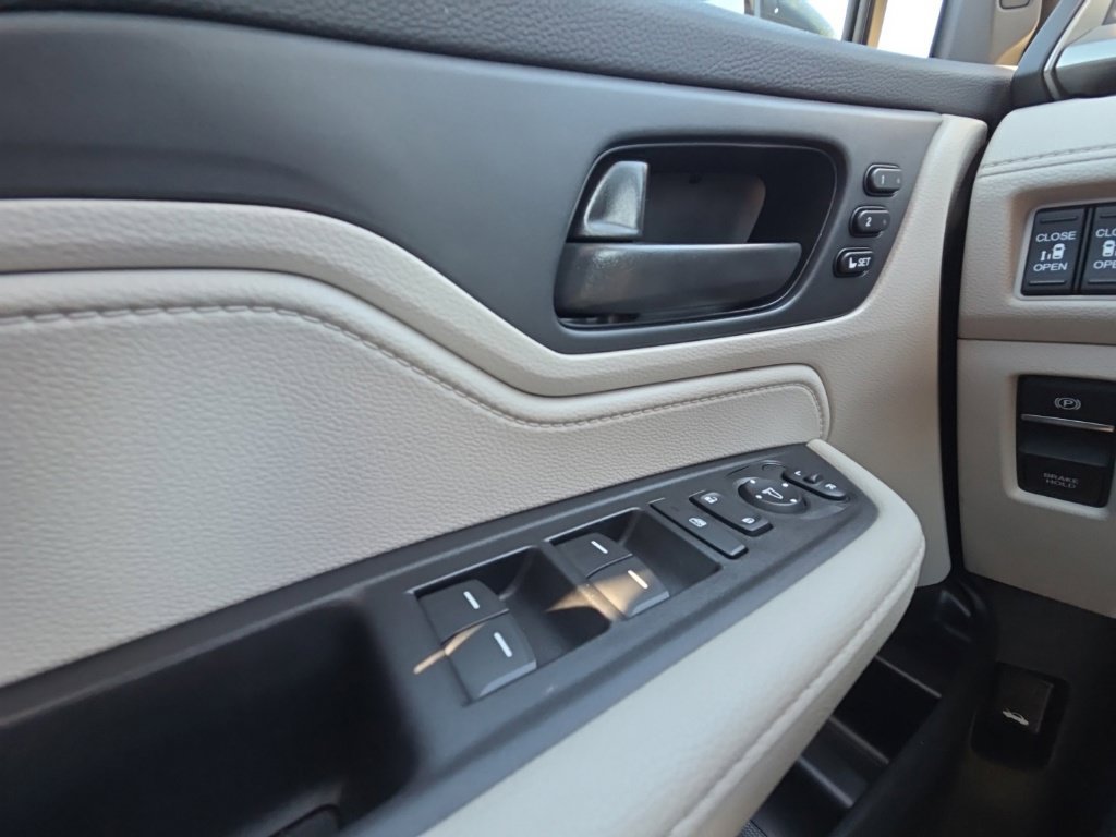 Used 2025 Honda Odyssey EX-L image 31