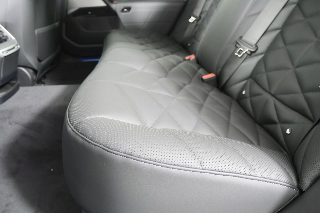 Used 2026 BMW 740i image 15