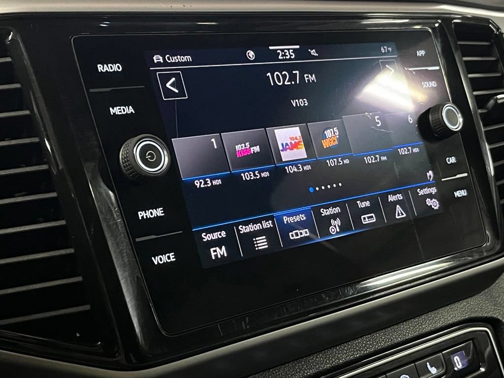 Certified 2022 Volkswagen Atlas Cross Sport SE w/ Panoramic Sunroof Package AWD/4WD image 25