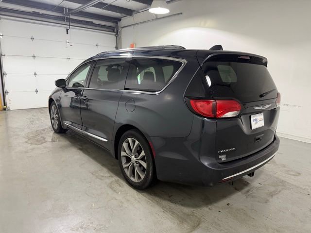 Used 2019 Chrysler Pacifica Limited w/ Tire & Wheel Group image 4
