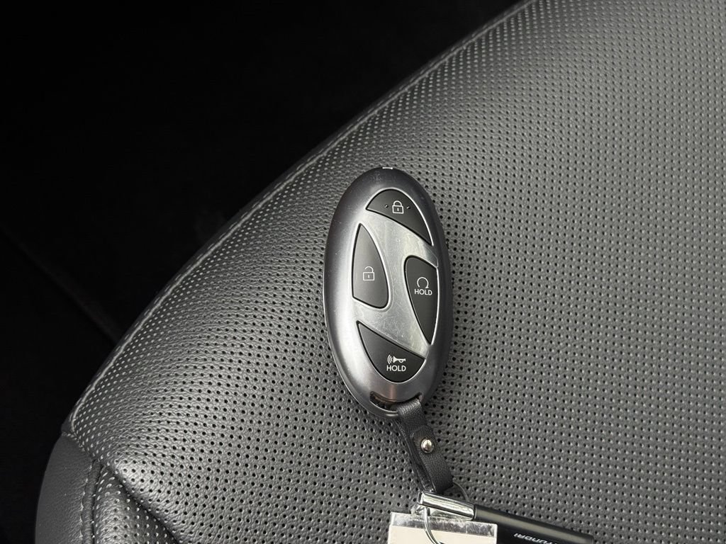 Used 2025 Hyundai Tucson Limited FWD image 35