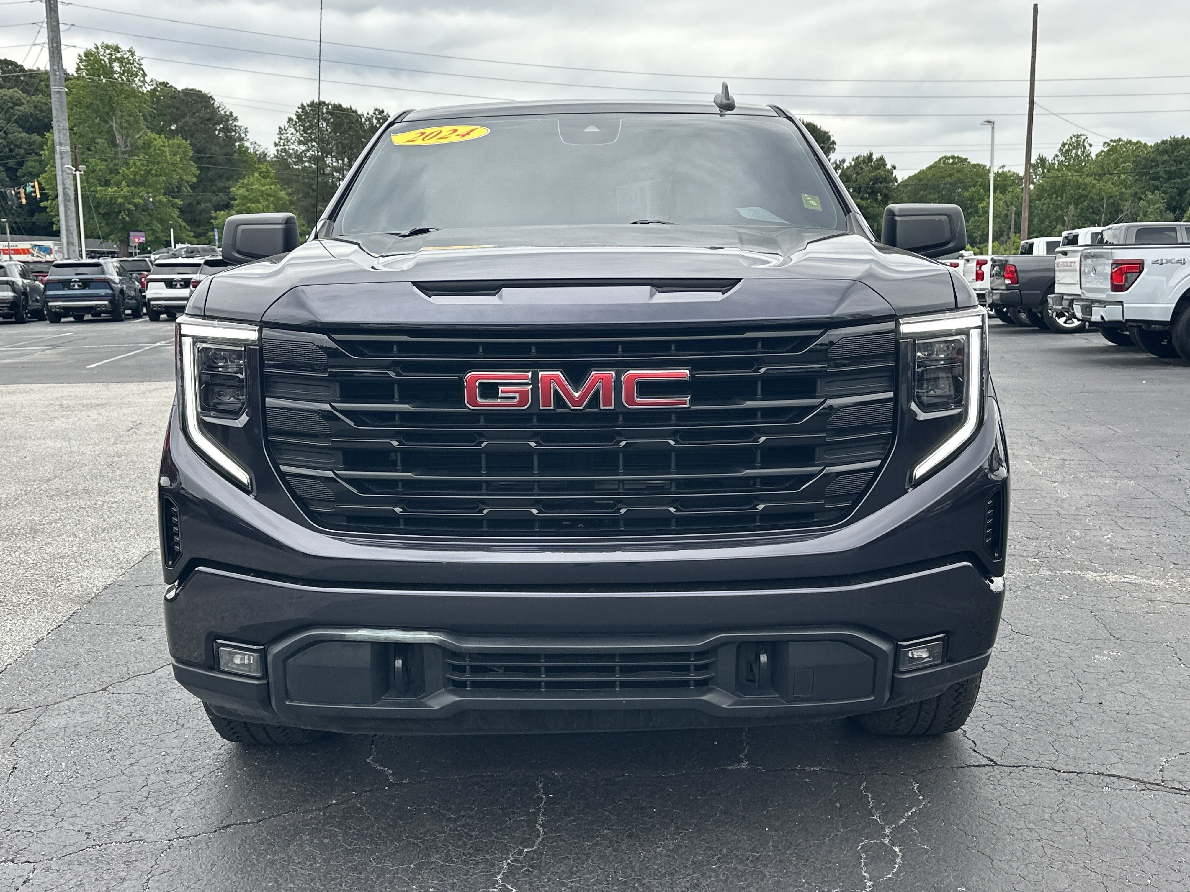 Used 2024 GMC Sierra 1500 Elevation AWD/4WD image 3