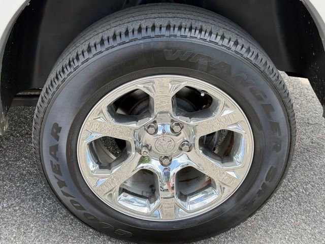 Used 2018 RAM 1500 Laramie w/ Convenience Group AWD/4WD image 9