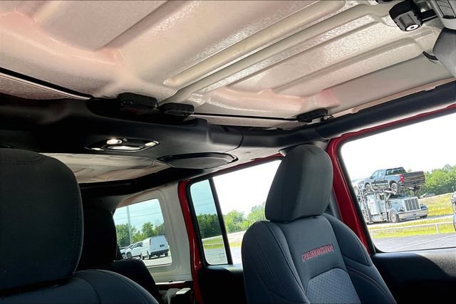 Used 2021 Jeep Wrangler Unlimited Rubicon w/ Dual Top Group AWD/4WD image 27