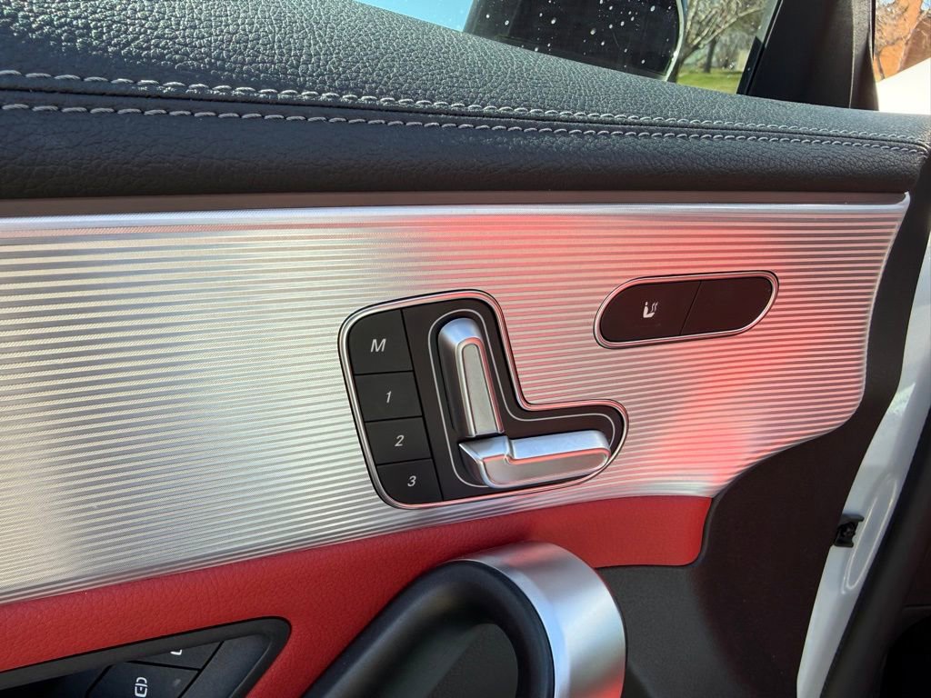 Used 2023 Mercedes-Benz CLA 250 4MATIC image 10