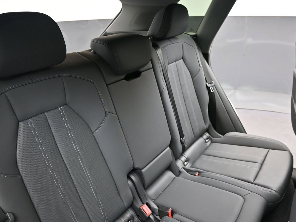 Used 2025 Audi Q5 Premium Plus w/ Premium Plus image 16