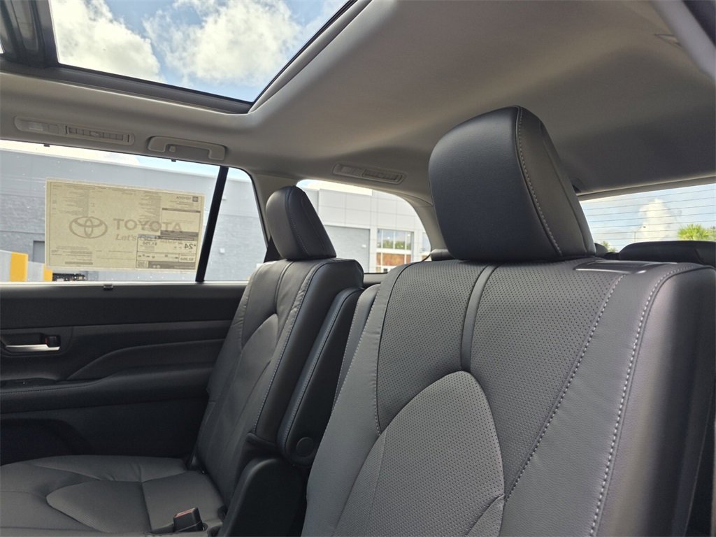 New 2026 Toyota Grand Highlander Limited image 22