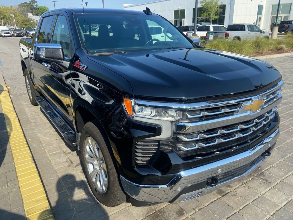 Used 2024 Chevrolet Silverado 1500 LTZ w/ Technology Package image 4
