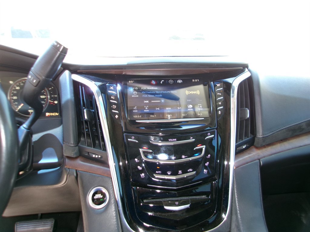Used 2015 Cadillac Escalade Premium RWD image 24