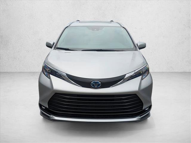 Used 2025 Toyota Sienna XLE video 2
