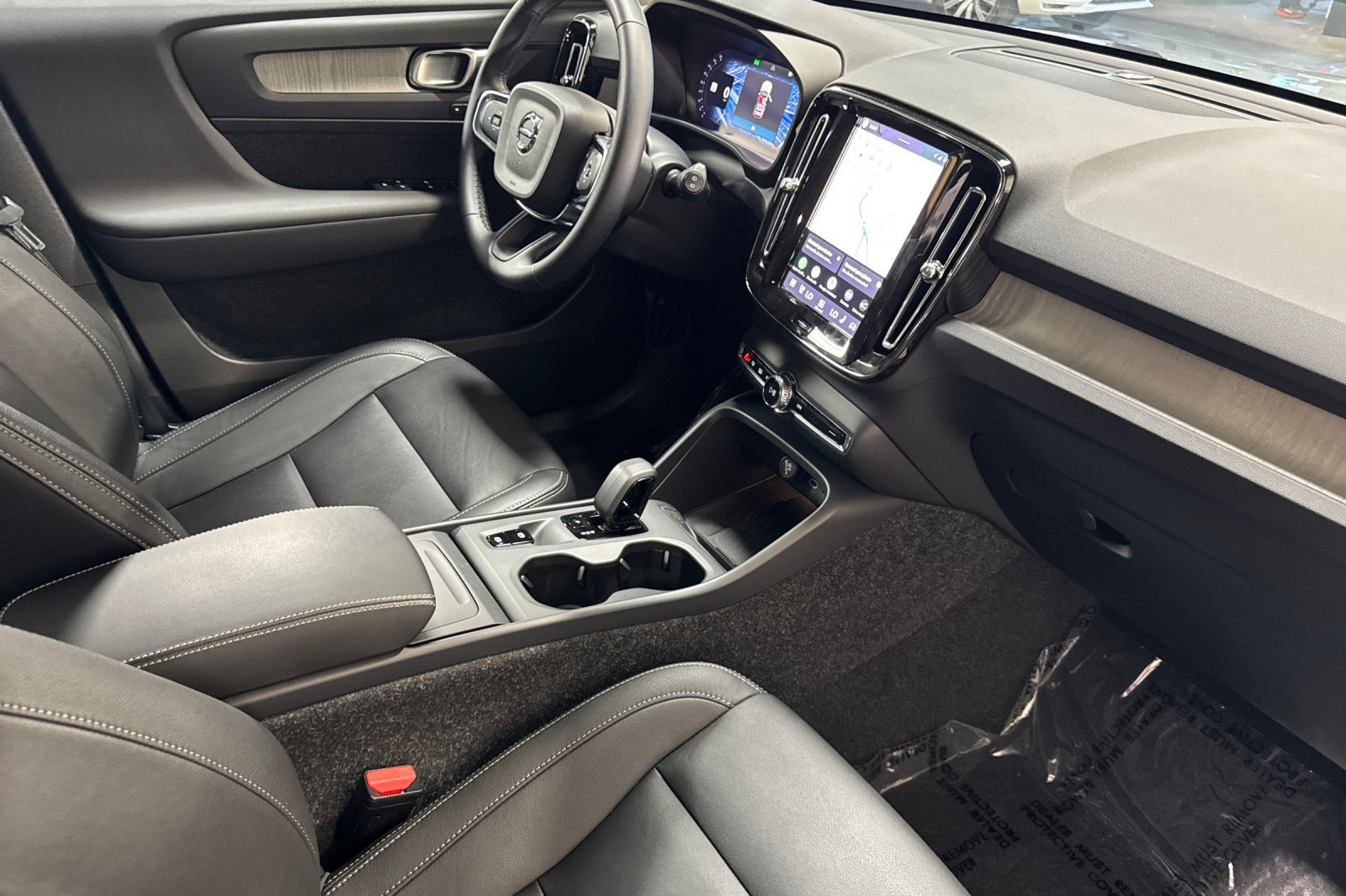 Used 2026 Volvo XC40 B5 Plus w/ Protection Package Premier AWD/4WD image 19