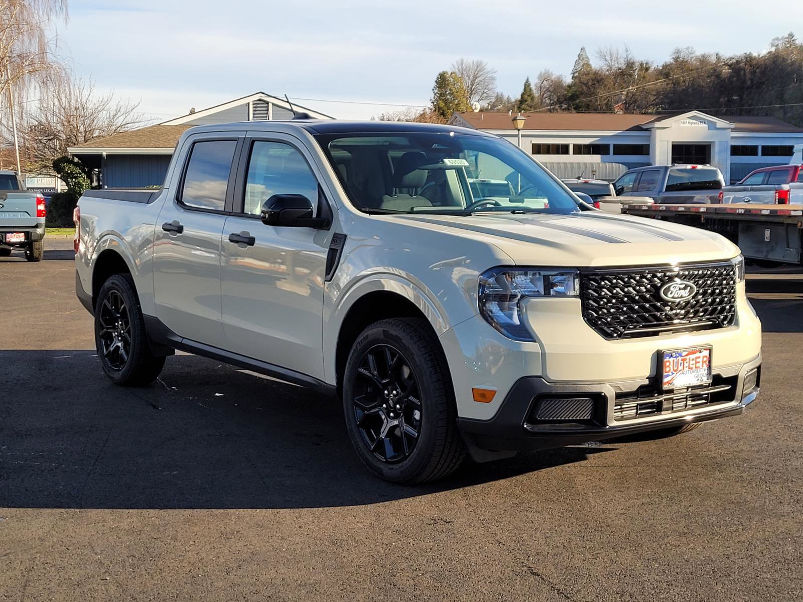 New 2025 Ford Maverick XLT w/ XLT Luxury Package AWD/4WD image 3