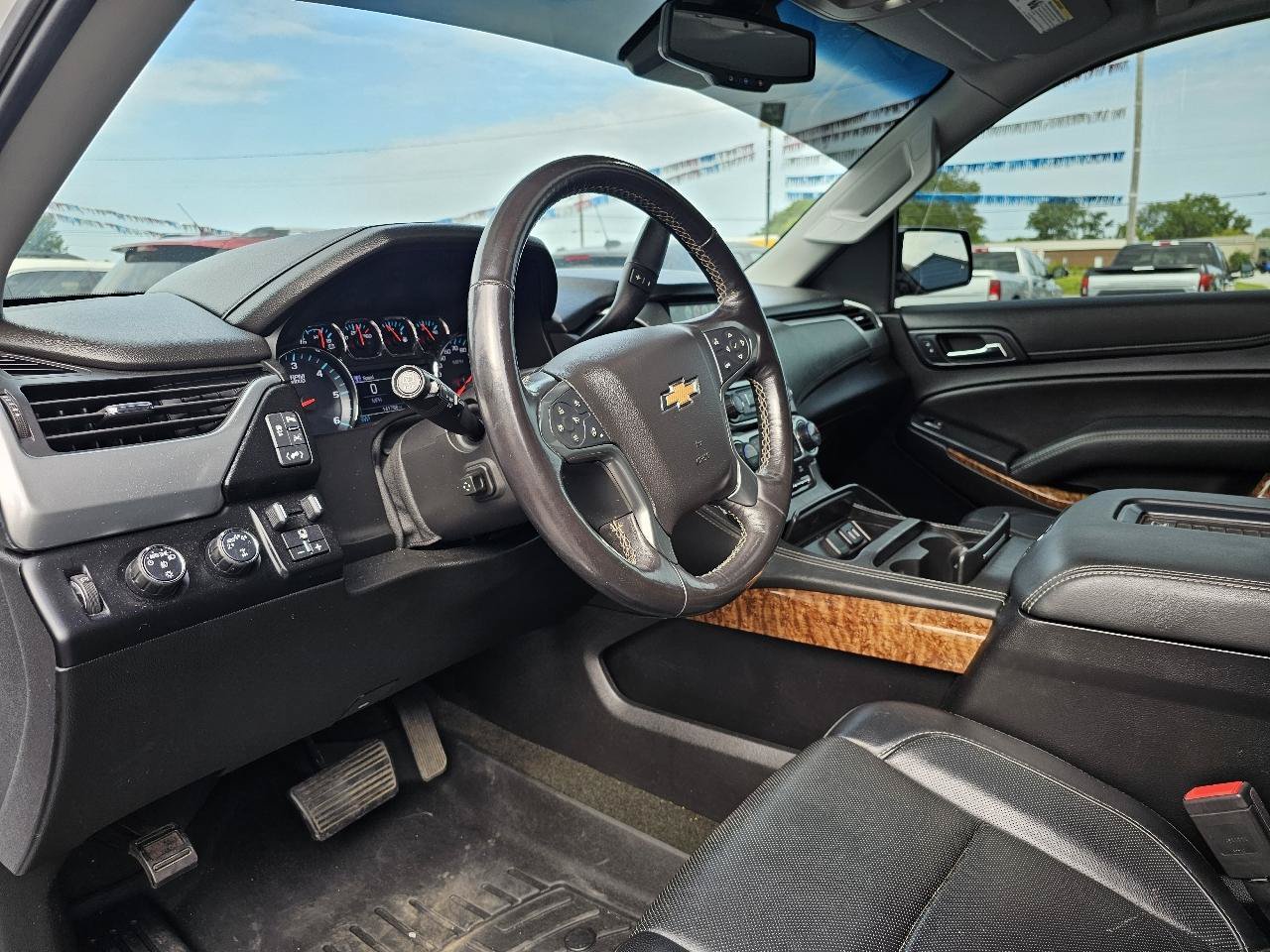 Used 2018 Chevrolet Tahoe Premier w/ RST 6.2L Performance Edition AWD/4WD image 8