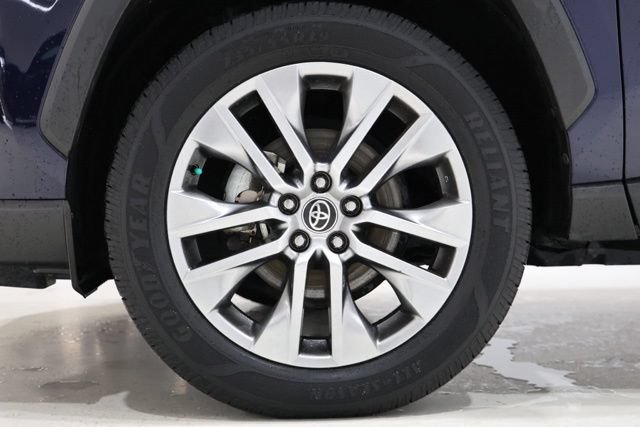 Used 2022 Toyota RAV4 XLE Premium AWD/4WD image 11
