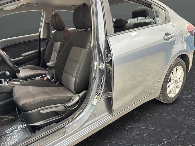 Certified 2017 Kia Forte S image 4
