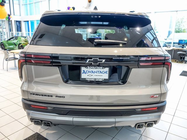 New 2026 Chevrolet Traverse Z71 w/ Enhanced Driving Package image 6