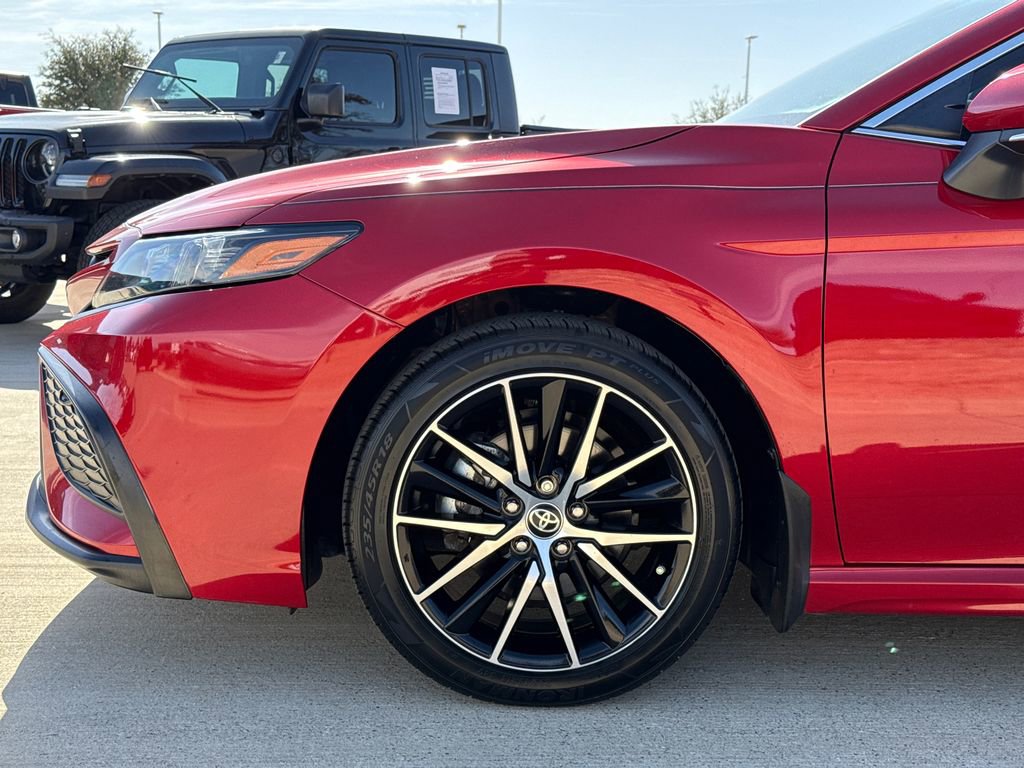 Used 2024 Toyota Camry SE image 5