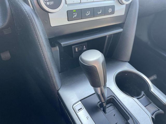 Used 2014 Toyota Camry SE image 30