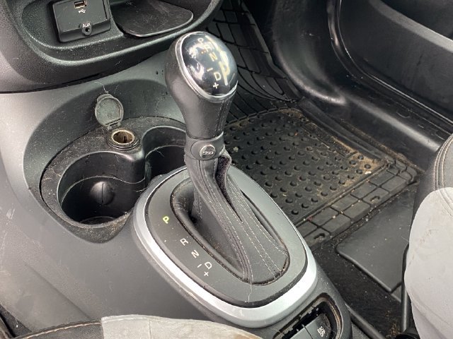 Used 2014 FIAT 500L Easy FWD image 9