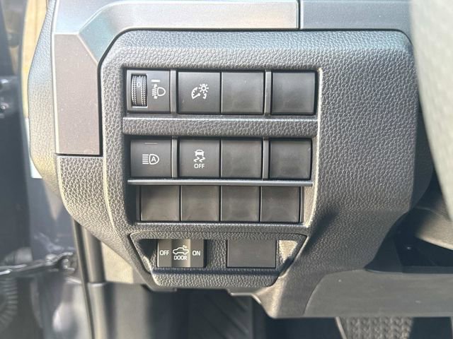 Used 2025 Toyota Tacoma SR5 w/ SR5 Upgrade Package image 28