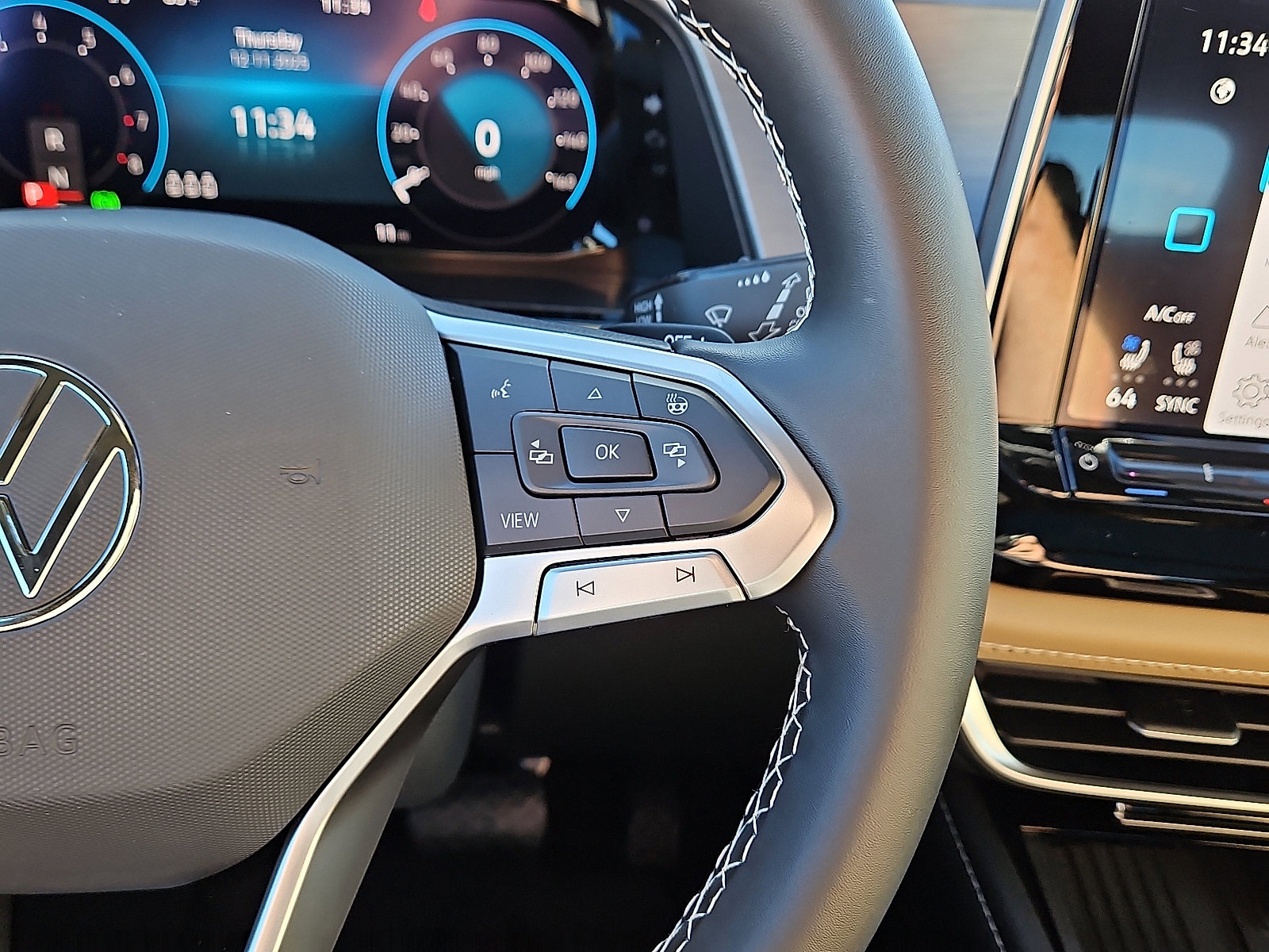 New 2026 Volkswagen Atlas Cross Sport SE image 19